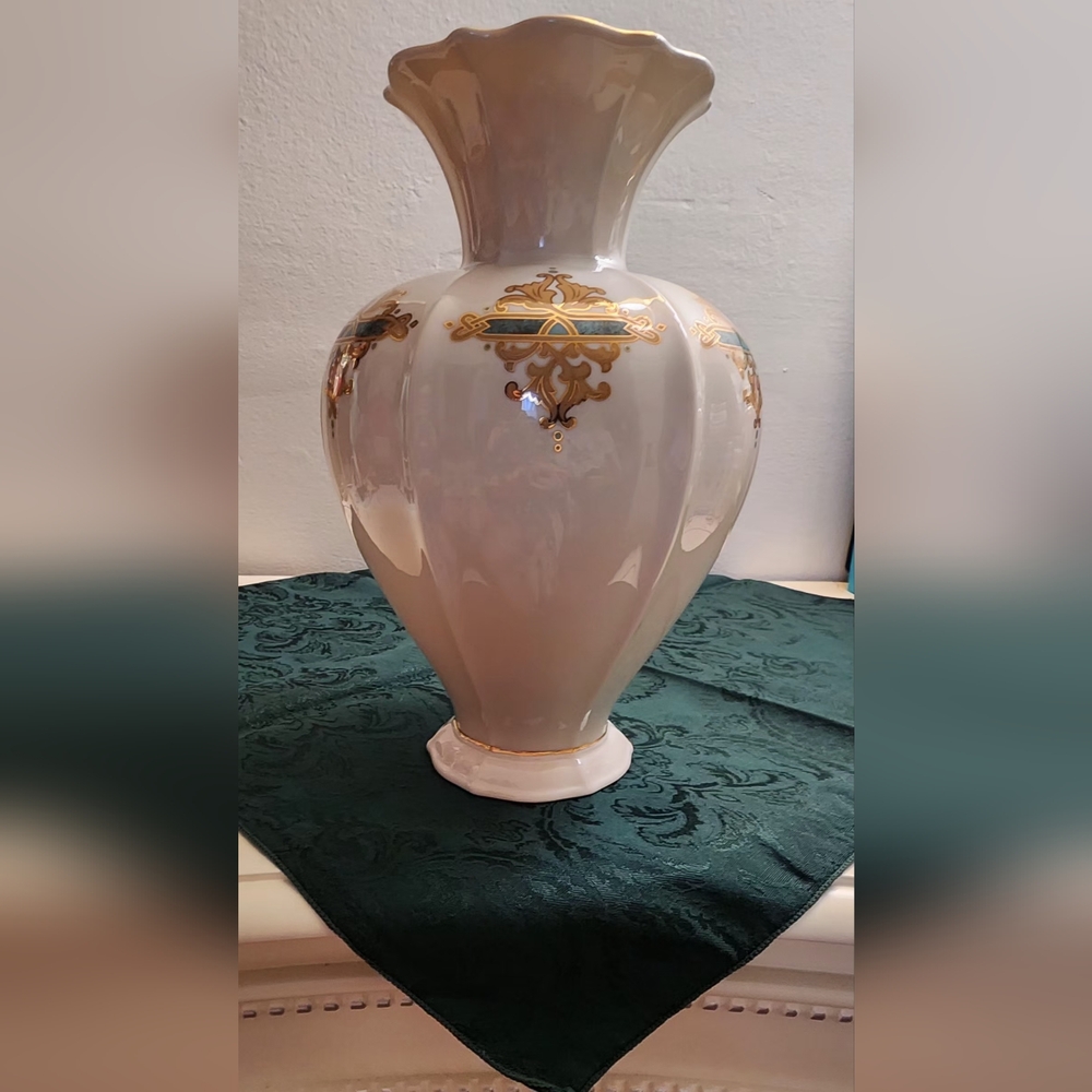 Vintage Retired Lenox Catalan Collection 10" Vase - Picture 2 of 8